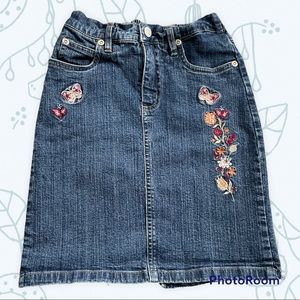 🍭 5/$15 Cherokee embroidered jean skirt
